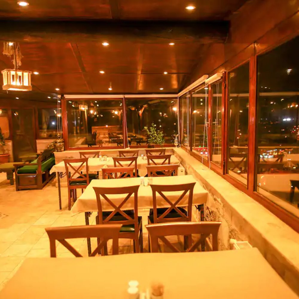 Bedrock Cave Hotel - Yetişkin Oteli