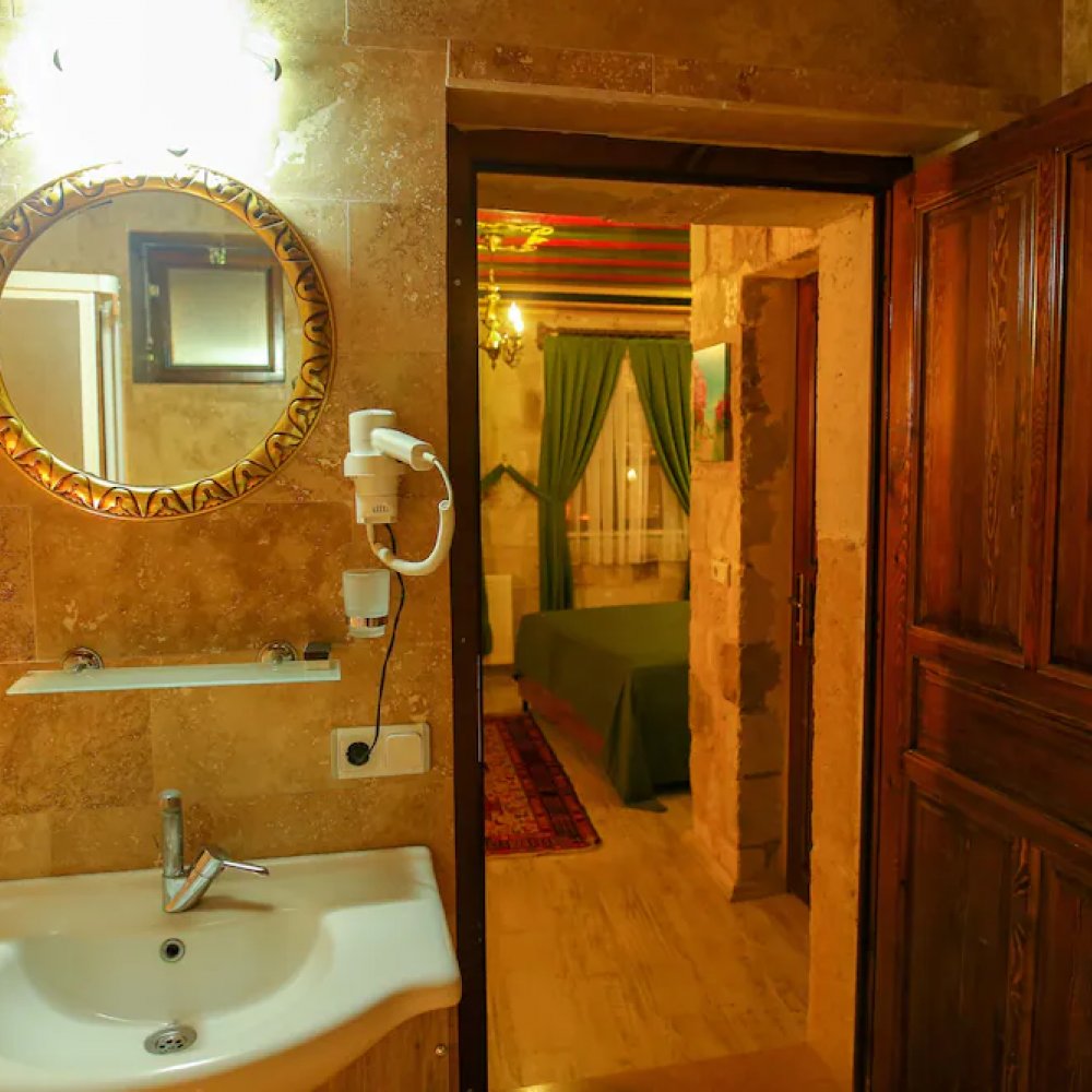 Bedrock Cave Hotel - Yetişkin Oteli