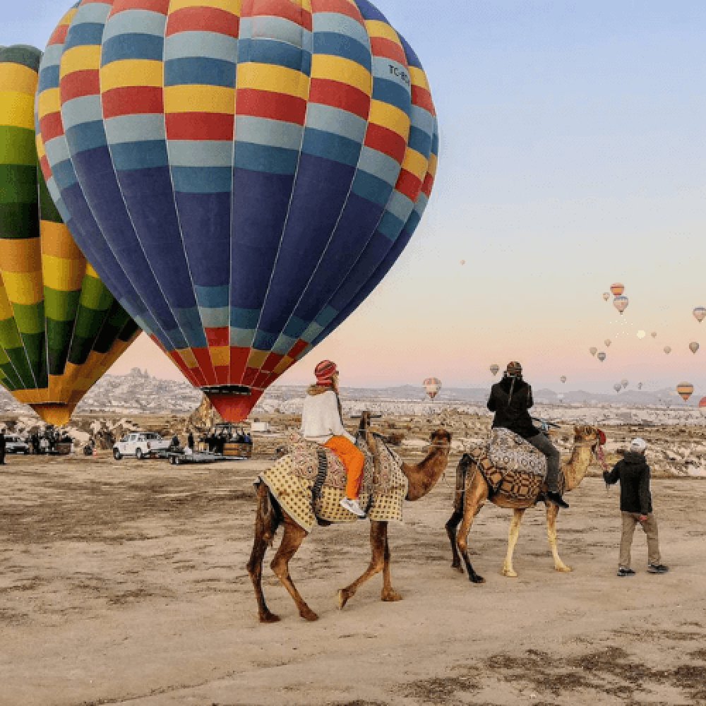 Kapadokya Deve Turu Gün Doğumu Balonlarla 1 Saat 30 Dakika