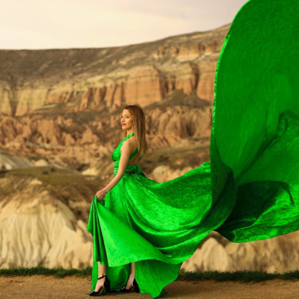 Kapadokya Gün Batımı Uçan Elbise Fotoğraf Çekimi