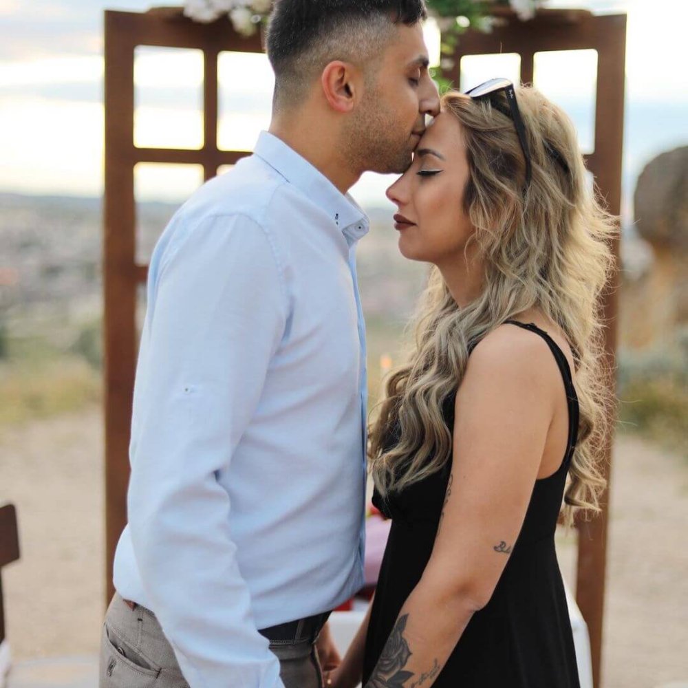 Kapadokya Gün Batımında Standart Evlilik Teklifi