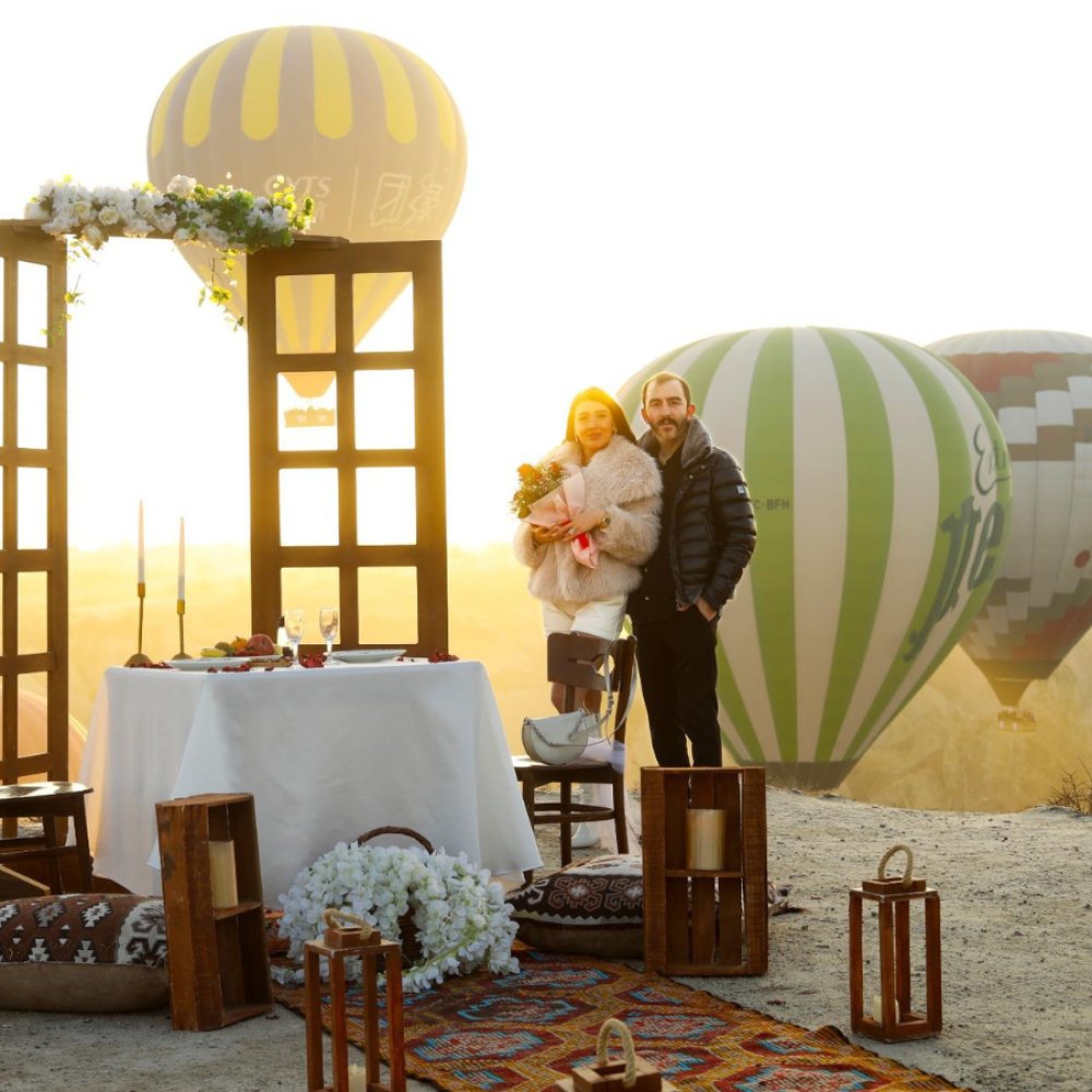 Kapadokya Gün Batımında Standart Evlilik Teklifi