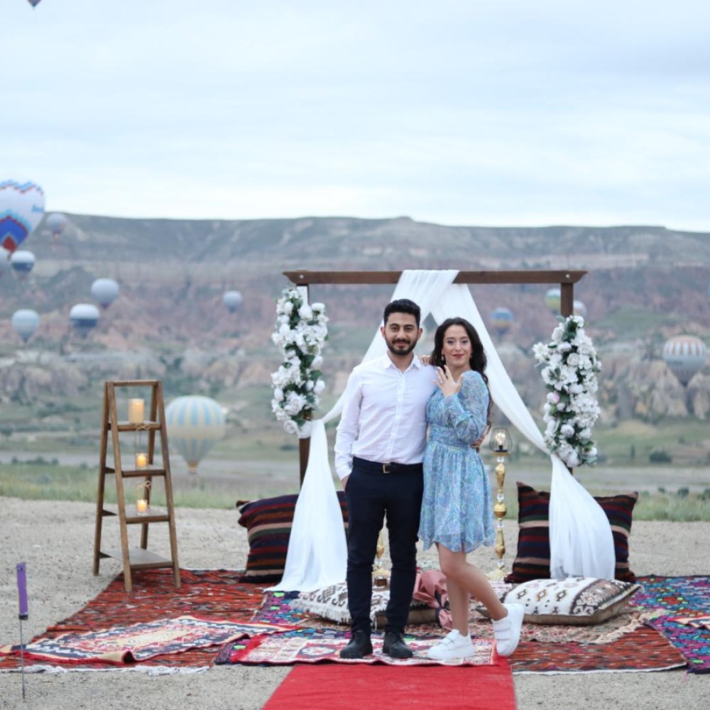 Kapadokya Gün Batımında Standart Evlilik Teklifi