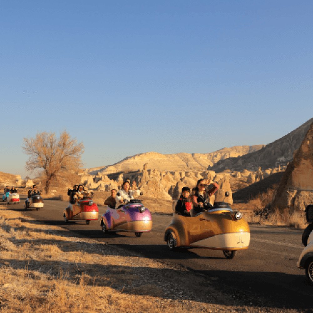 Kapadokya Gün Doğumu Balonlarla Nostaljik Trike Turu 2 Saat