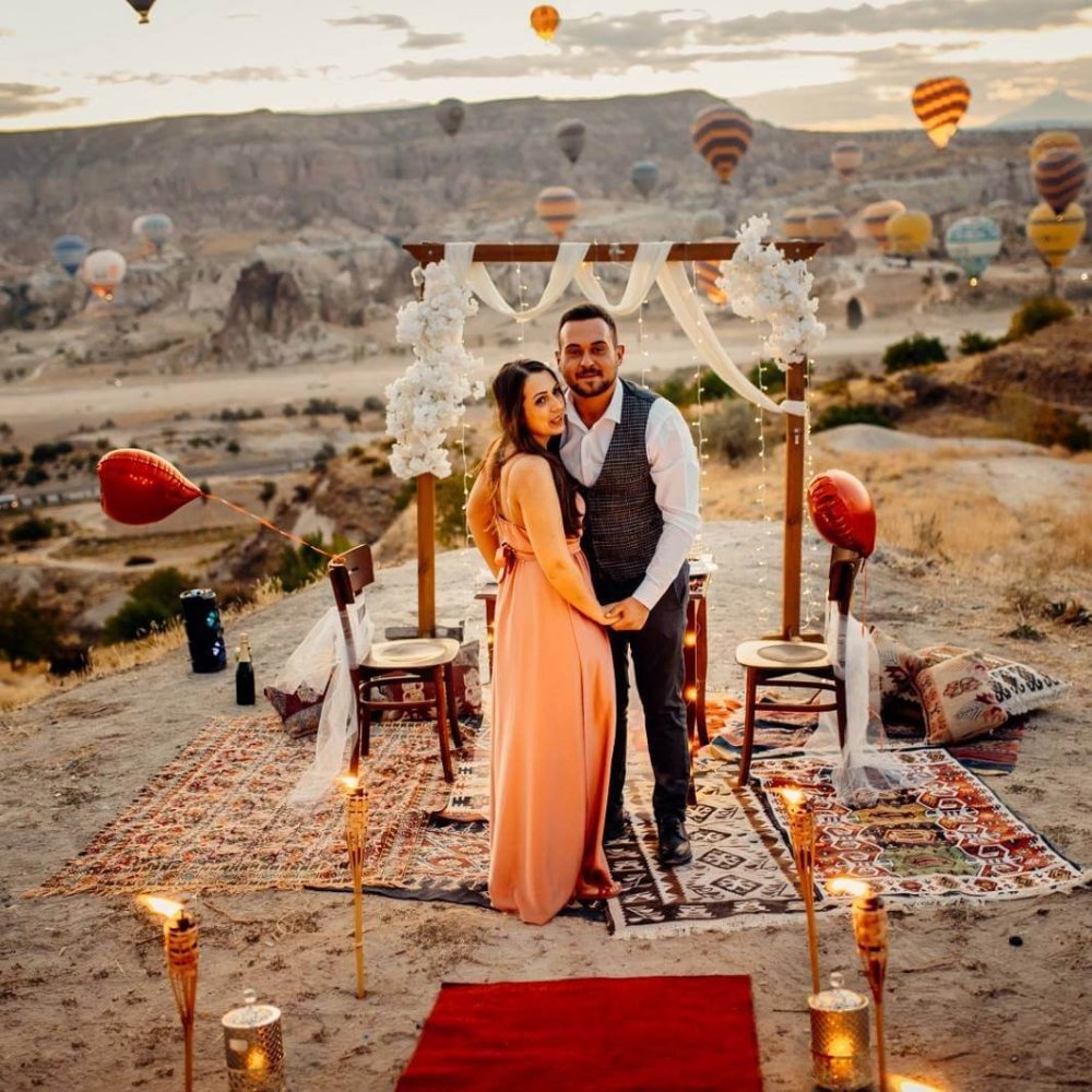 Kapadokya Gün Doğumunda Standart Evlilik Teklifi