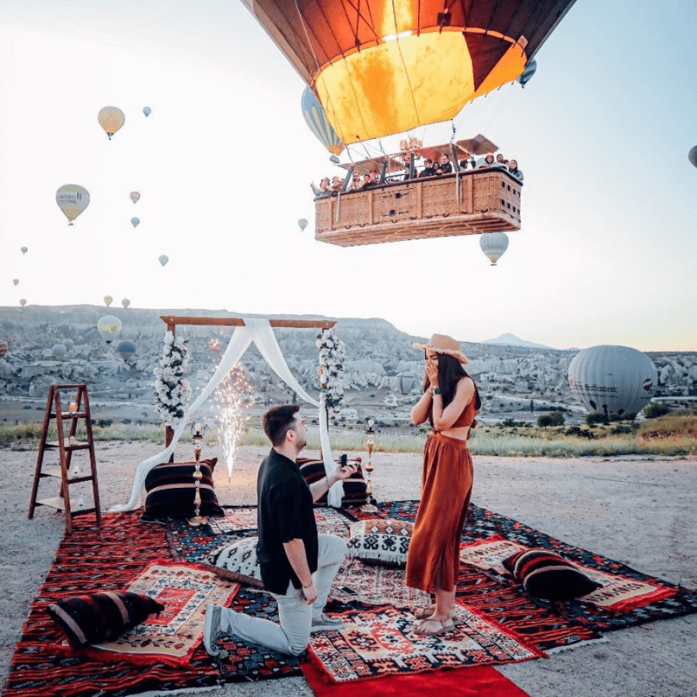 Kapadokya Gün Doğumunda Standart Evlilik Teklifi
