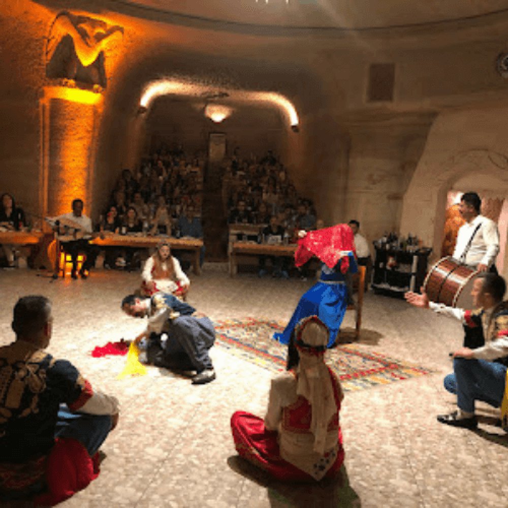 Uranos Sarıkaya Restaurant Ve Türk Gecesi