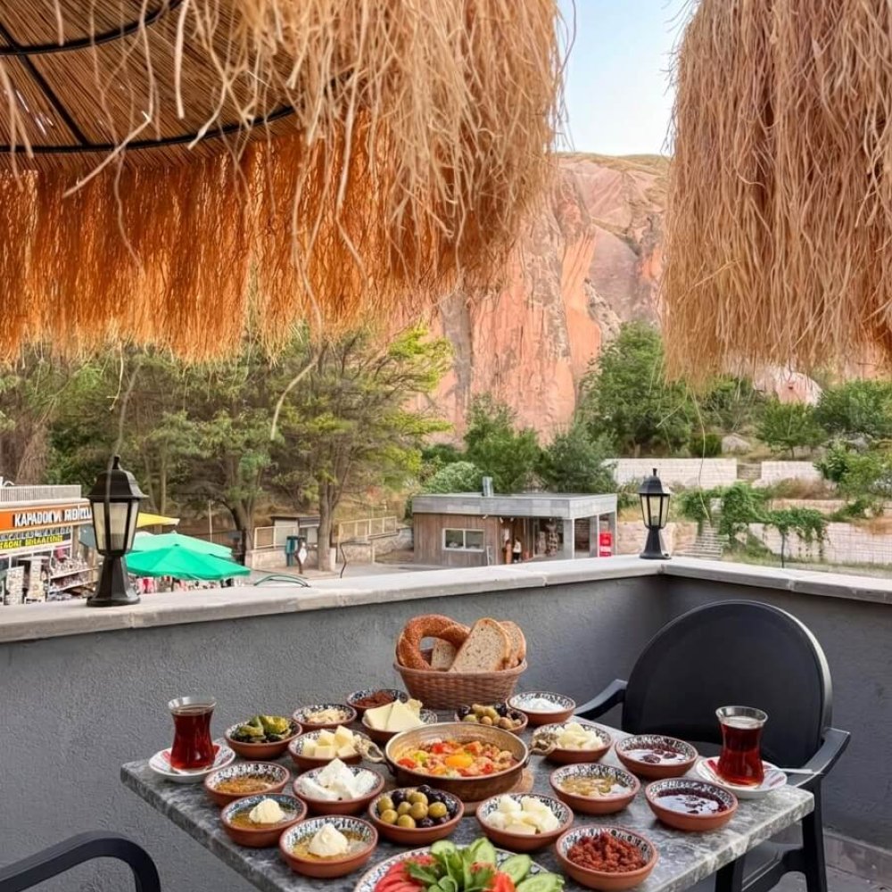 Zelve Açık Hava Müzesinde Serpme Kahvaltı