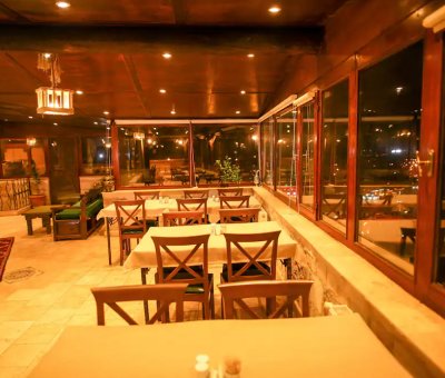 Bedrock Cave Hotel - Yetişkin Oteli