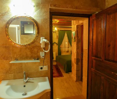 Bedrock Cave Hotel - Yetişkin Oteli