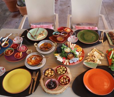 Kapadokya 30 Çeşit Serpme Kahvaltı At Çiftliği