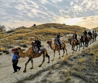 Kapadokya Deve Turu Gün Batımı 1 Saat 30 Dakika
