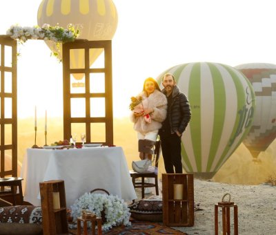 Kapadokya Gün Batımında Standart Evlilik Teklifi