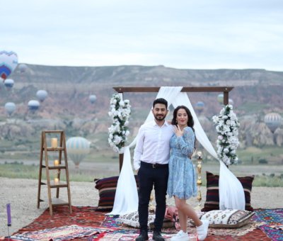 Kapadokya Gün Batımında Standart Evlilik Teklifi