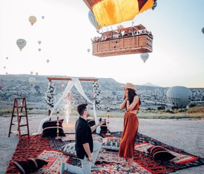 Kapadokya Gün Doğumunda Standart Evlilik Teklifi