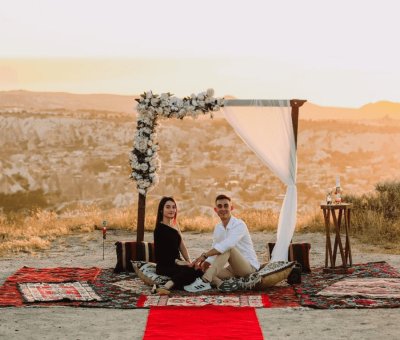 Kapadokya Gün Doğumunda Standart Evlilik Teklifi